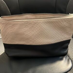 Mossimo Small clutch